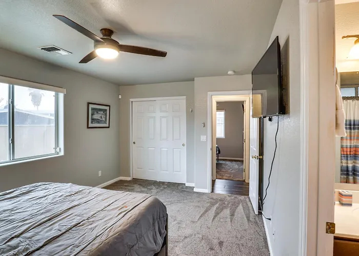 Dom wakacyjny Bullhead City Escape: Snowbird & Covered Patio! Bullhead City