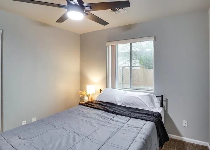 Bullhead City Escape: Snowbird & Covered Patio! Dom wakacyjny *