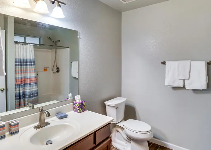 Dom wakacyjny Bullhead City Escape: Snowbird & Covered Patio!