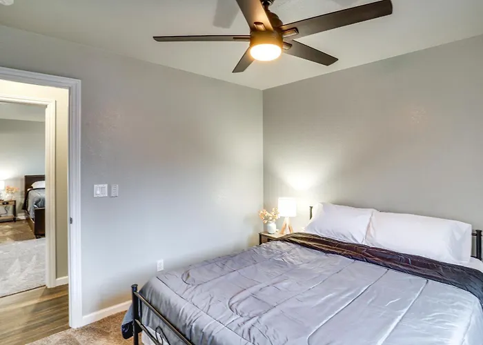 Bullhead City Escape: Snowbird & Covered Patio! Bullhead City