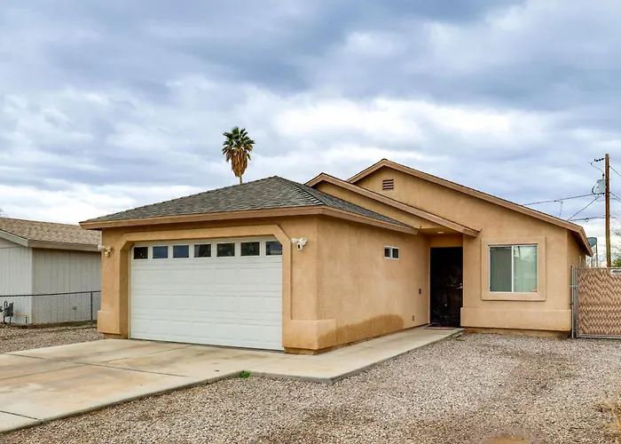 Dom wakacyjny Bullhead City Escape: Snowbird & Covered Patio! Bullhead City
